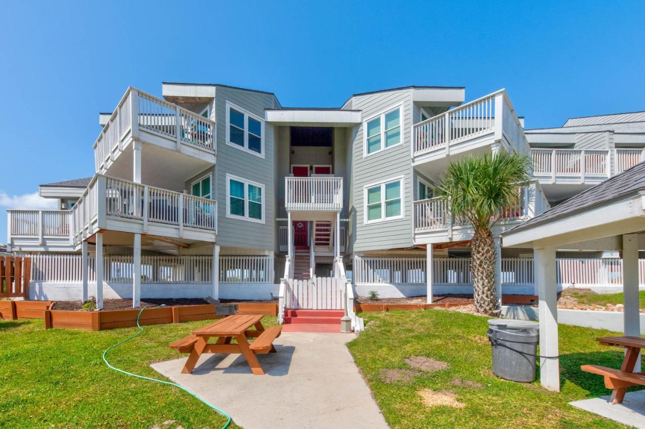 Апартаменты Gulf Breeze Mustang Beach Экстерьер фото